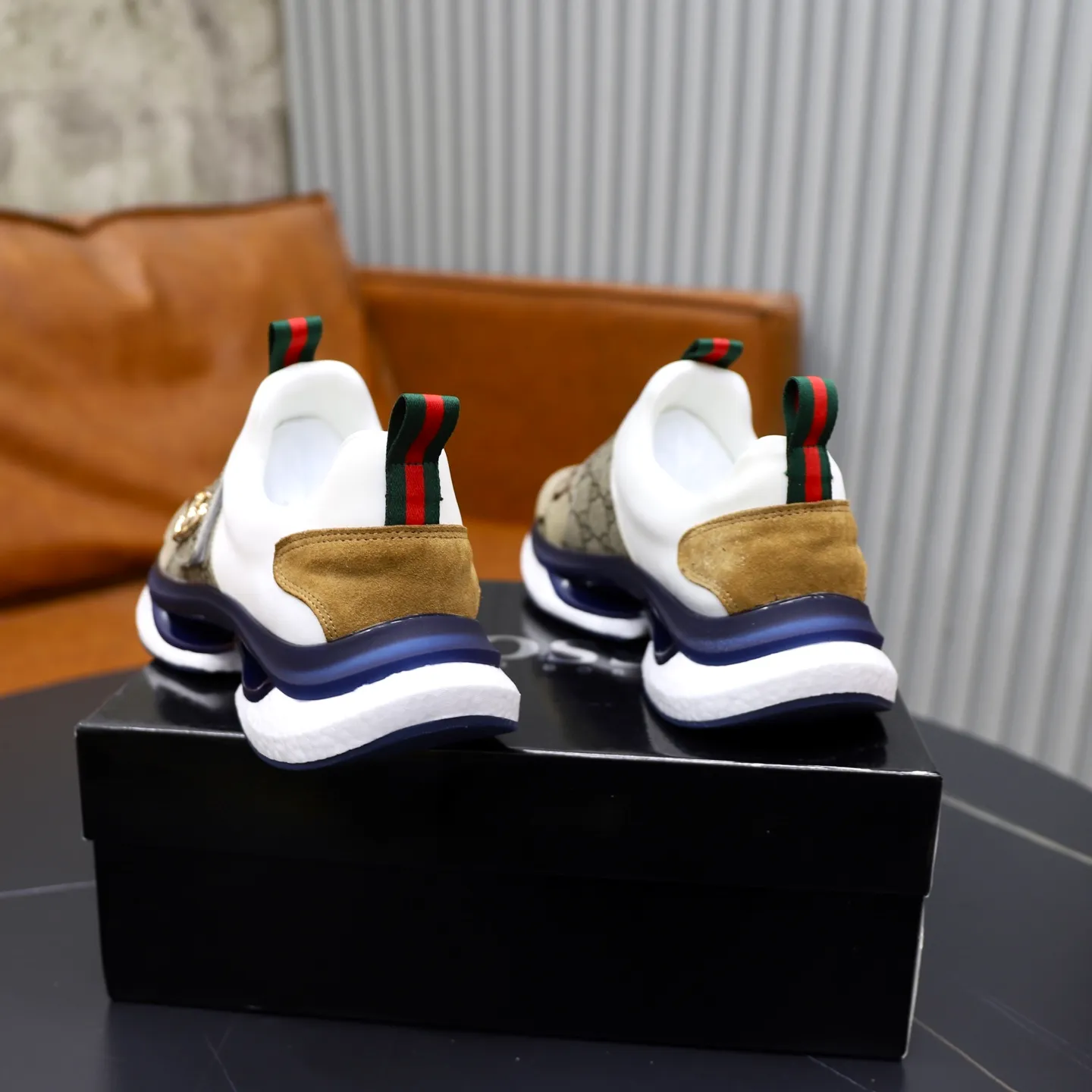 Ex-factory price: 442💰🙅‍♂️🙅‍♂️🙅‍♂️ Brand: GUCCI Standard code: 38-44 (45 customized) Grade: Same as the official website Material: Original leather splicing, comfortable and breathable lining, original wear-resistant outsole Style category: Men's fashionable casual shoes, running shoes, noble luxury brand elements, top luxury Color: actual picture color